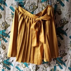 Gap | Accordion Mini Skirt in Golden Ochre (Size 4)